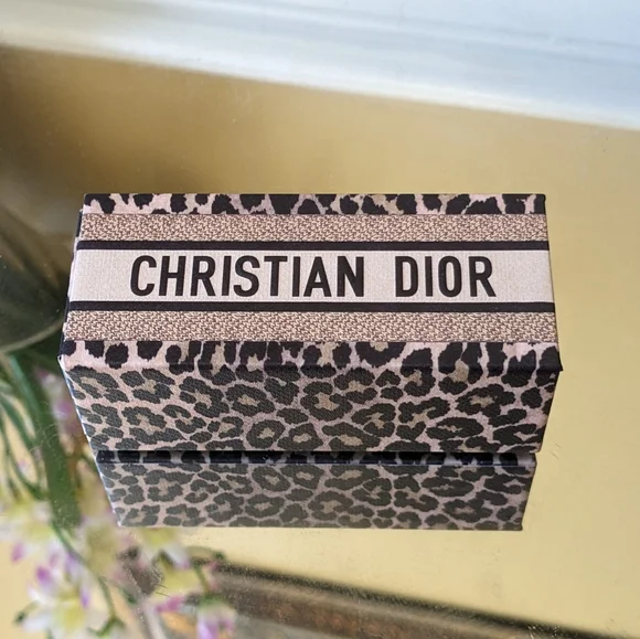Host pick 🔥 Dior 🔥 - Picture 2 of 7